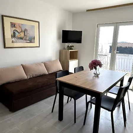 Ljubomir Apartment *