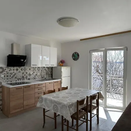 Apartment Ljubomir Rogoznica (Sibenik-Knin)