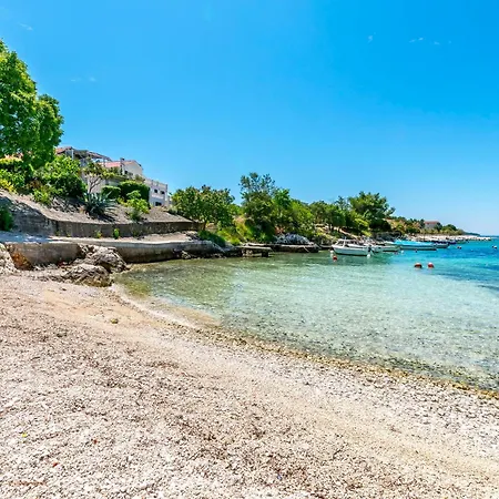 Ljubomir Apartament *