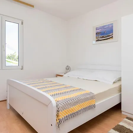 Ljubomir Apartment Rogoznica (Sibenik-Knin)