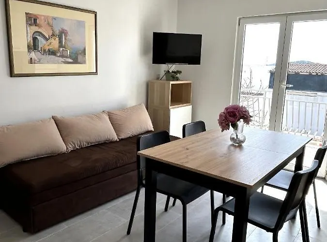 Ljubomir Apartament *